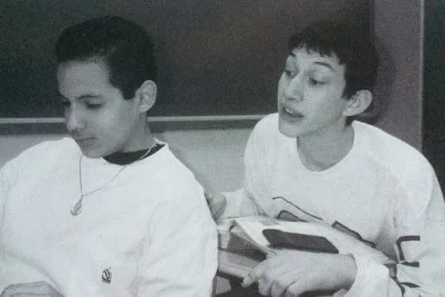 Адам Драйвер (справа) зря учился в школе.